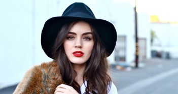 5 อันดับ หมวกปีกกว้าง สไตล์ ดาราสาวคนดัง ของใคร WoW สุด? panama-hat