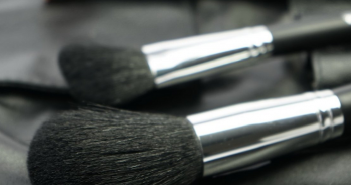 ล้างซะ!! แปรงแต่งหน้า เปลี่ยนแปรงเน่า ให้ใหม่เอี่ยม blush-tools