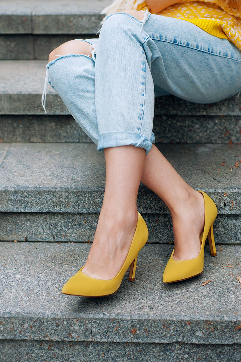 รองเท้าส้นสูงแบบ Pointy-toed shoes รองเท้าส้นสูง