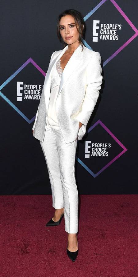 whit-shirt-suit