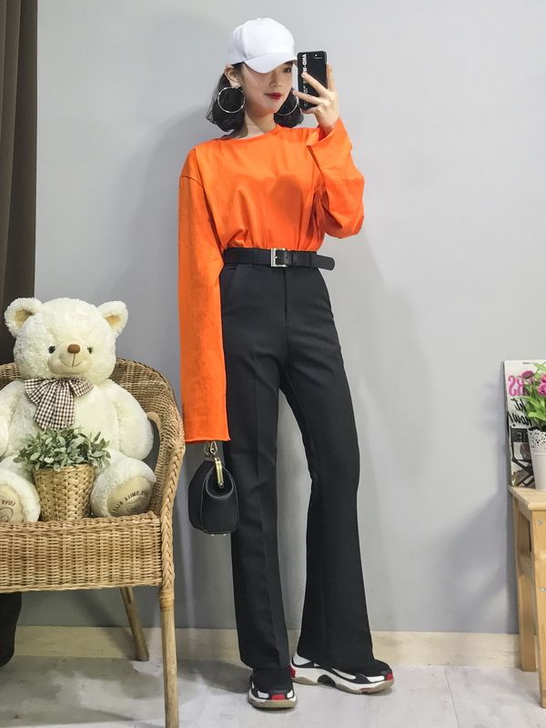 เสื้อกับกางเกงสีตัดกัน